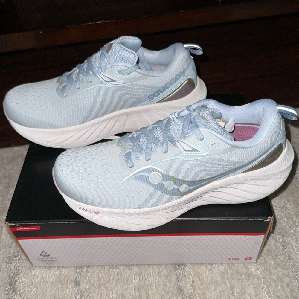 WOMEN'S TRIUMPH 22, VAPOR | MOON